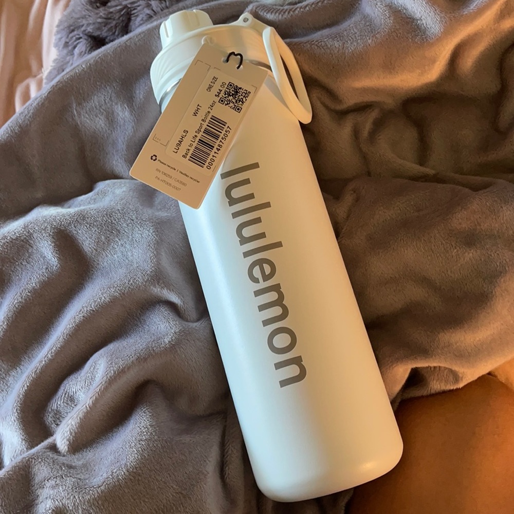 Lululemon water bottle